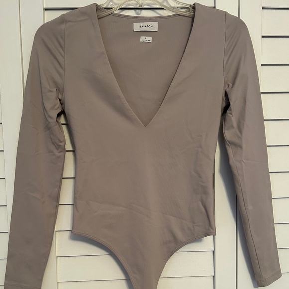 Babaton Contour V-Neck Longsleeve Bodysuit - Picture 1 of 6